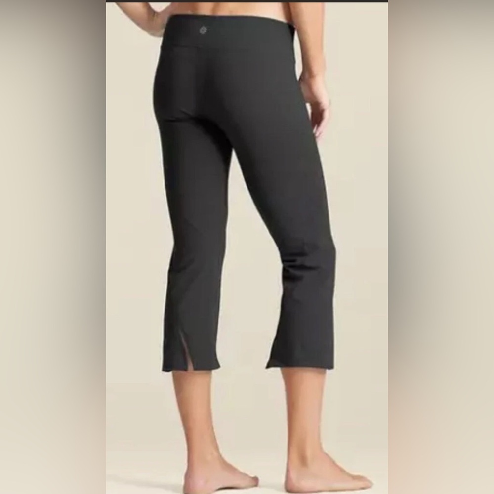 Athleta Dark Grey Power Ananda Crop Slit Cuff  Yoga Pants Size Small - Picture 2 of 10